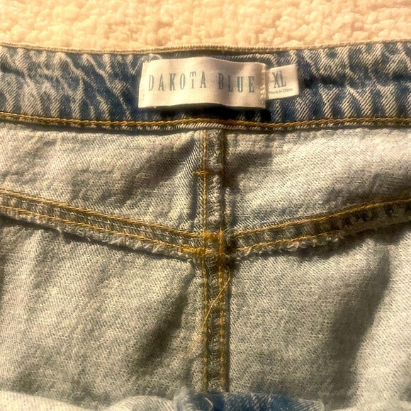 Dakota Blue (Junior XLg) Light-washed Denim Bubble Streetwear Cowgirl Mini Skirt - Picture 11 of 14